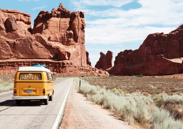 Tips for Balancing Work and Travel On the Road